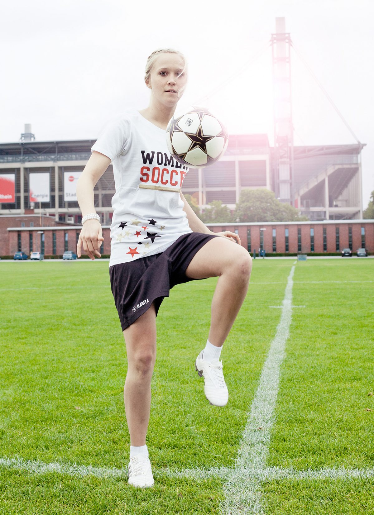 Fußballerin Kickt Portraitfotograf Köln